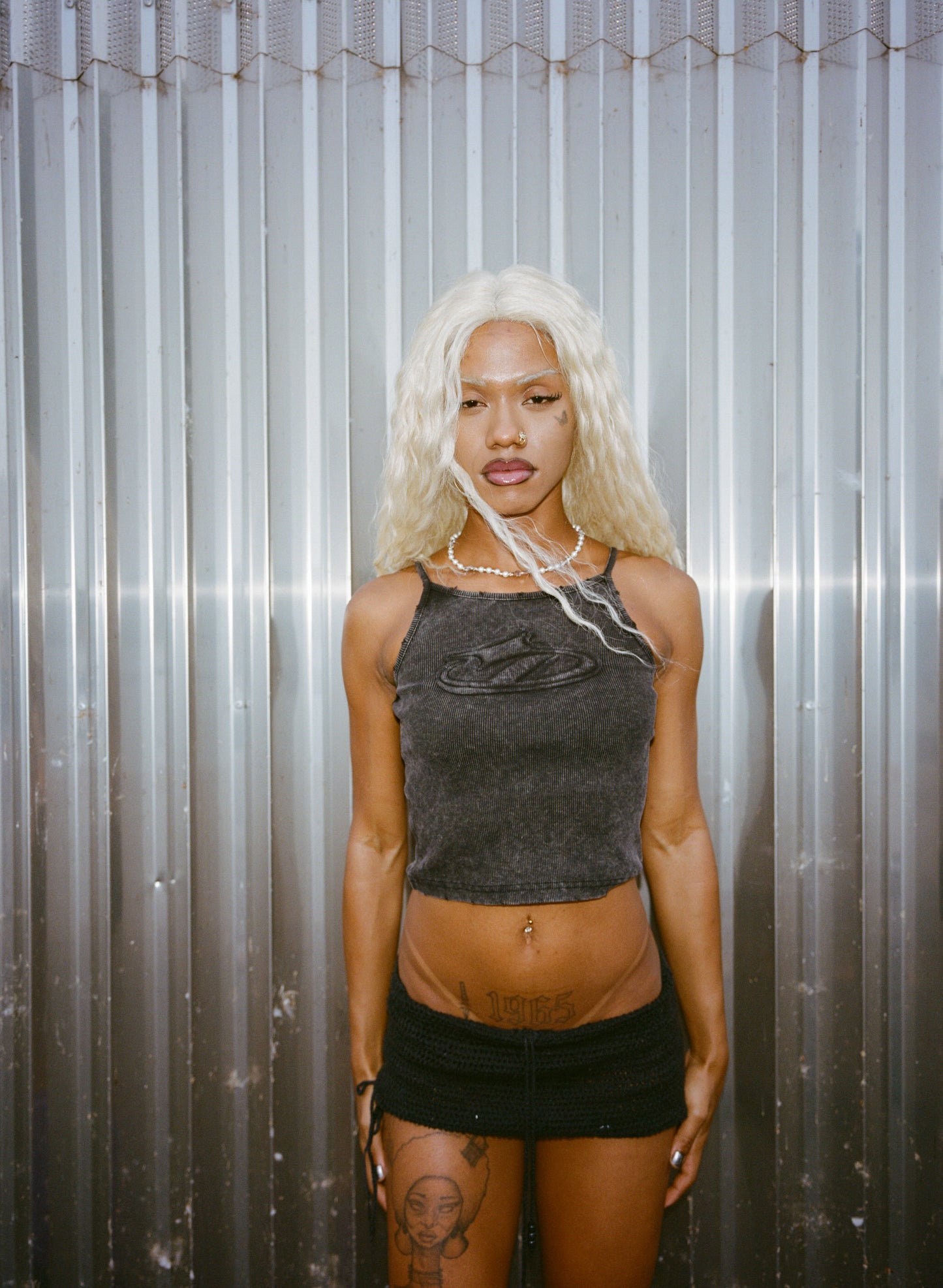 WOMEN'S DISTRESSED LOGO TANK