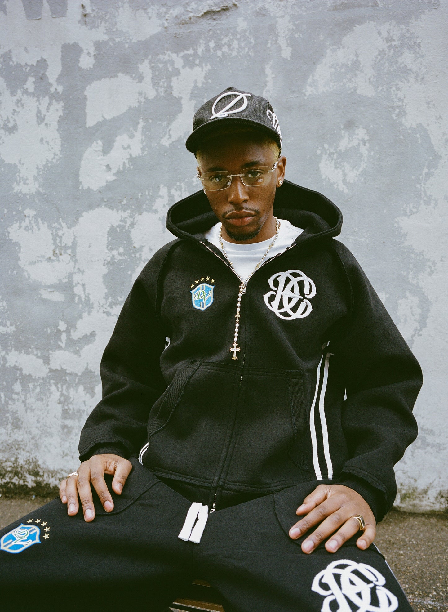 EMBROIDERED DENIM HAT