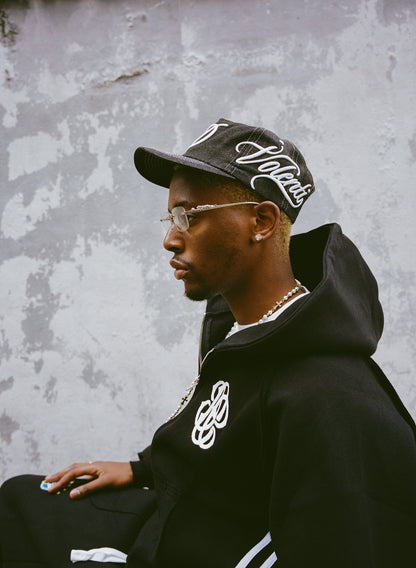 EMBROIDERED DENIM HAT