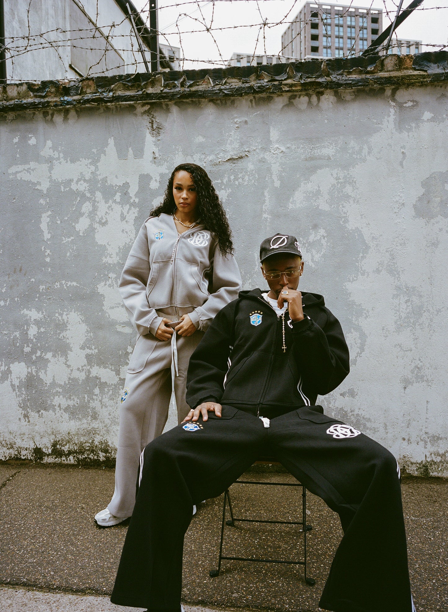 EMBROIDERED DENIM HAT